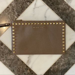 MICHAEL KORS CLUTCH/WRISTLET